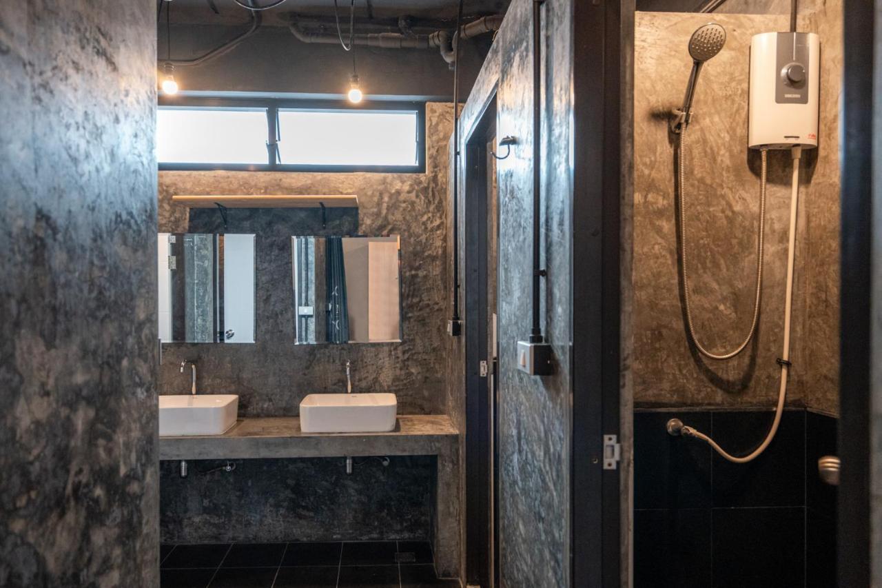 Hostal Black Panther *